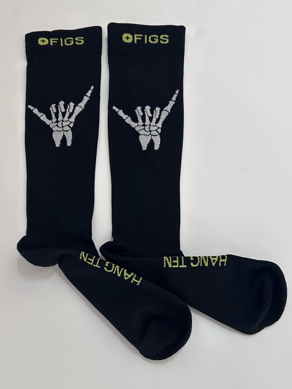 FIGS New Hang Ten Skeleton Compression Socks Medium Black